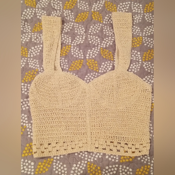 Zara Crochet Back Button Crop Top - Picture 1 of 5